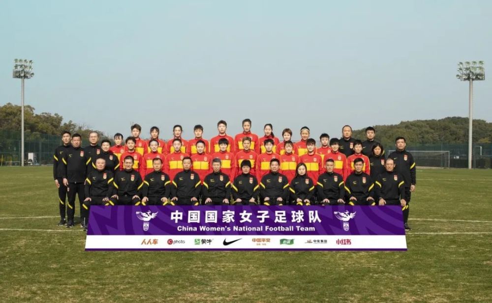 TA：切尔西冬窗无法召回卢卡库，球员租借合同中无相应条款据The Athletic消息，切尔西在将卢卡库外租至罗马的合同中，没有设置召回球员的条款。